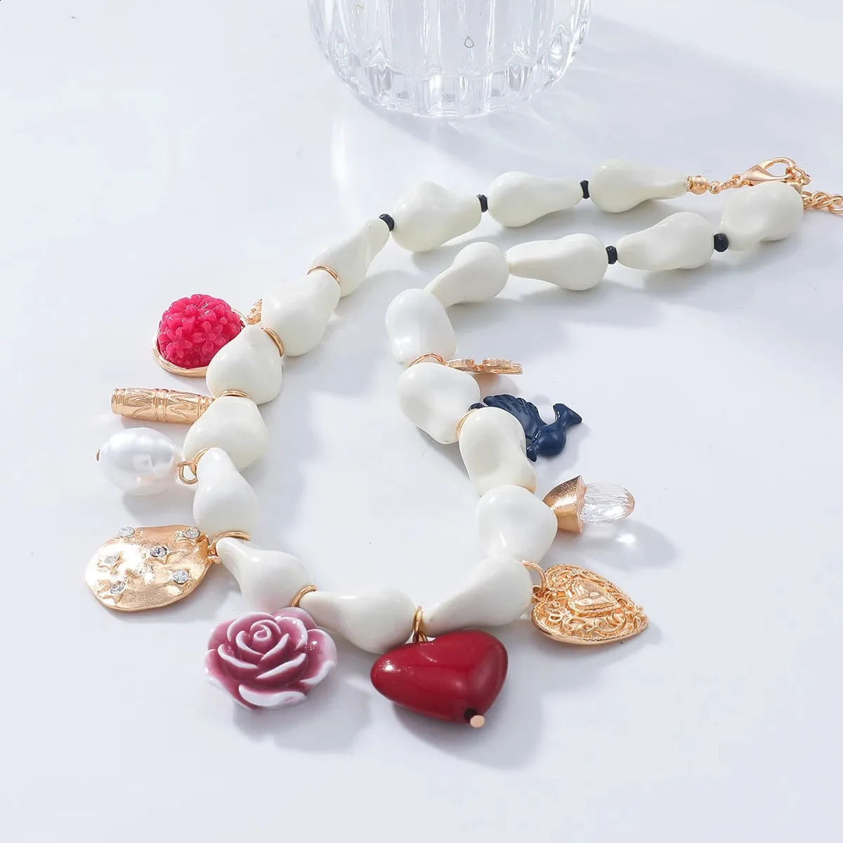 HANGZHI Exaggerated Resin Flower Heart Bead Pendant Necklace Vintage Multi-element Chunky Charms Jewelry for Women 260515 - view 6