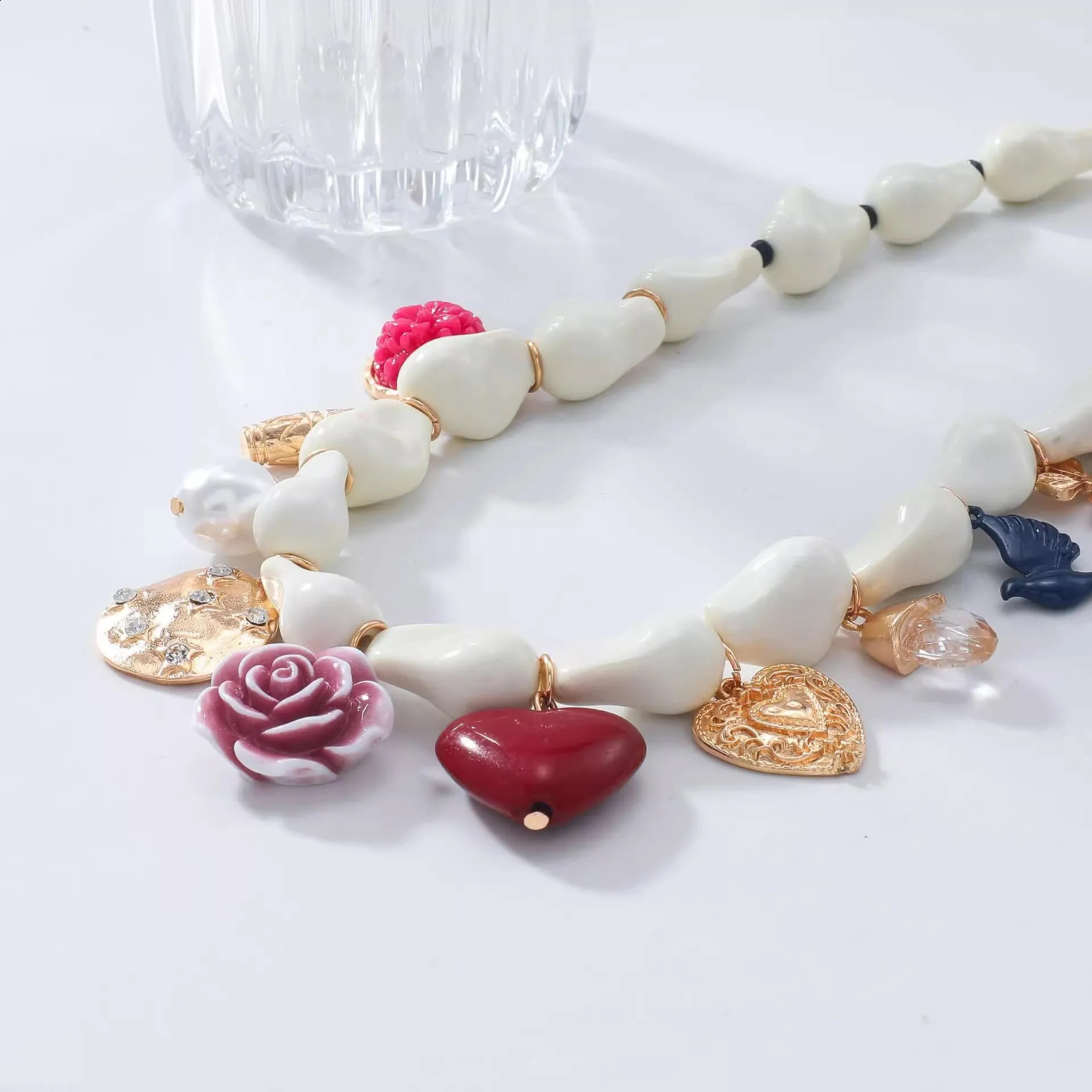 HANGZHI Exaggerated Resin Flower Heart Bead Pendant Necklace Vintage Multi-element Chunky Charms Jewelry for Women 260515 - view 7