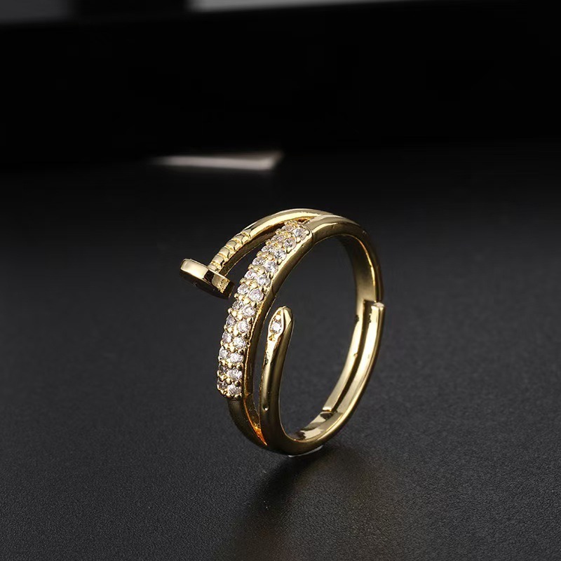 Classic Luxury Jewelry Women's Unique Split Ring With Zircon Retro Diamond Inlay Surrounding The Split Ring Brand Accessories Fashionable And Ele