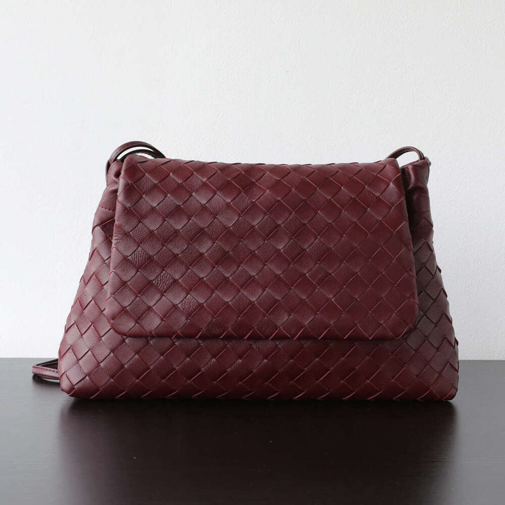 Luxury Niche High Quality Sheepskin Hand Woven Large Capacity Genuine Leather Bag Fashionable Retro Shoulder And Underarm For Women SENYY