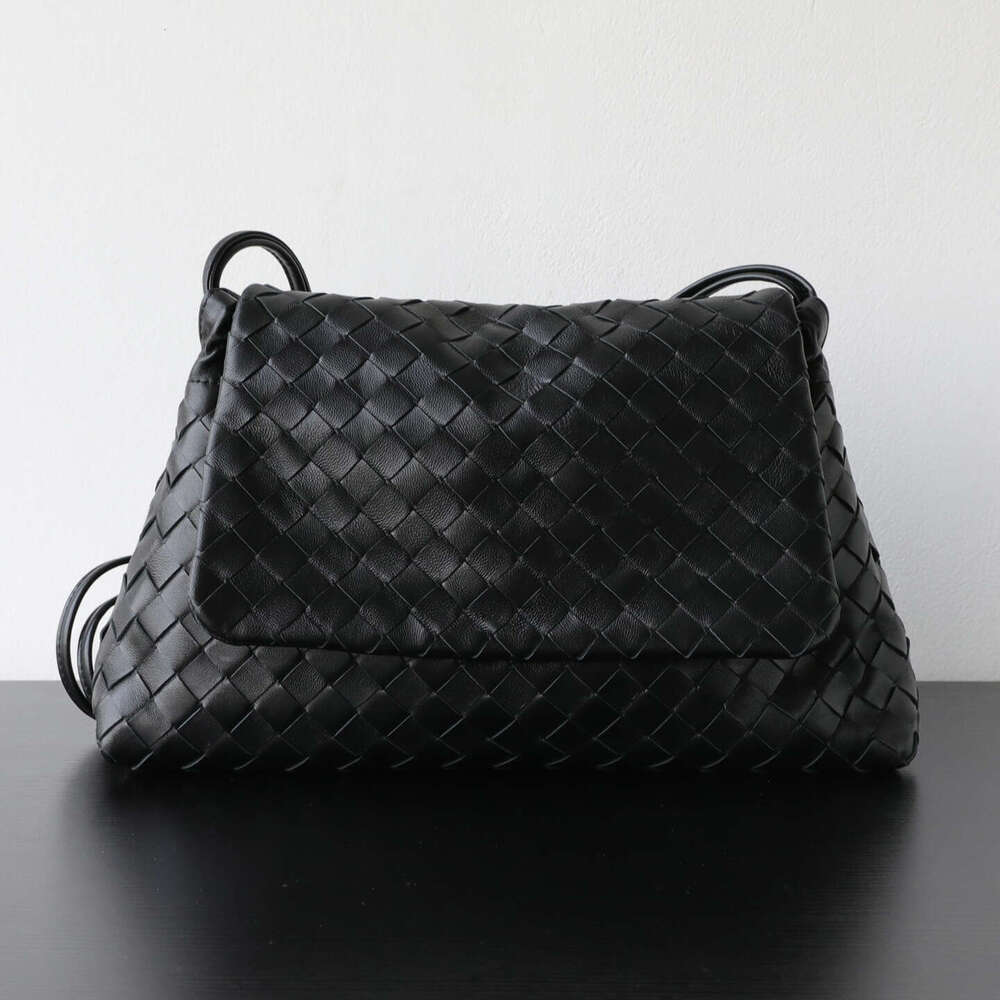Luxury Niche High Quality Sheepskin Hand Woven Large Capacity Genuine Leather Bag Fashionable Retro Shoulder And Underarm For Women SENYY