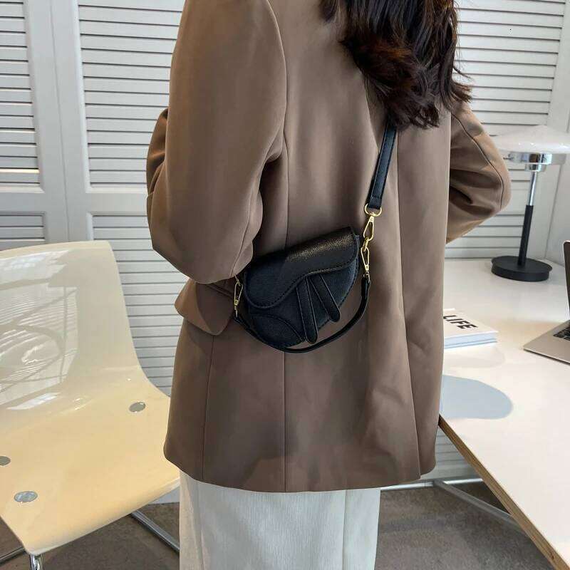 Ladies' fashionable and high-end versatile crossbody saddle bag, solid color adjustable shoulder strap - view 3