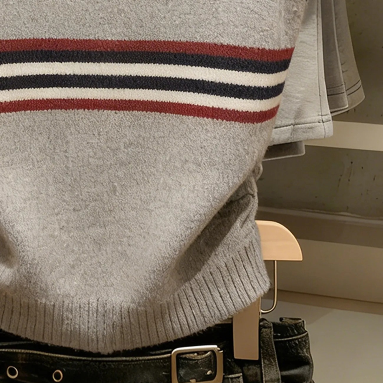 Designer vest fashionable women's short sleeved shirt Striped color blocked ice silk knitted tank for women new summer style sleeveless versatile