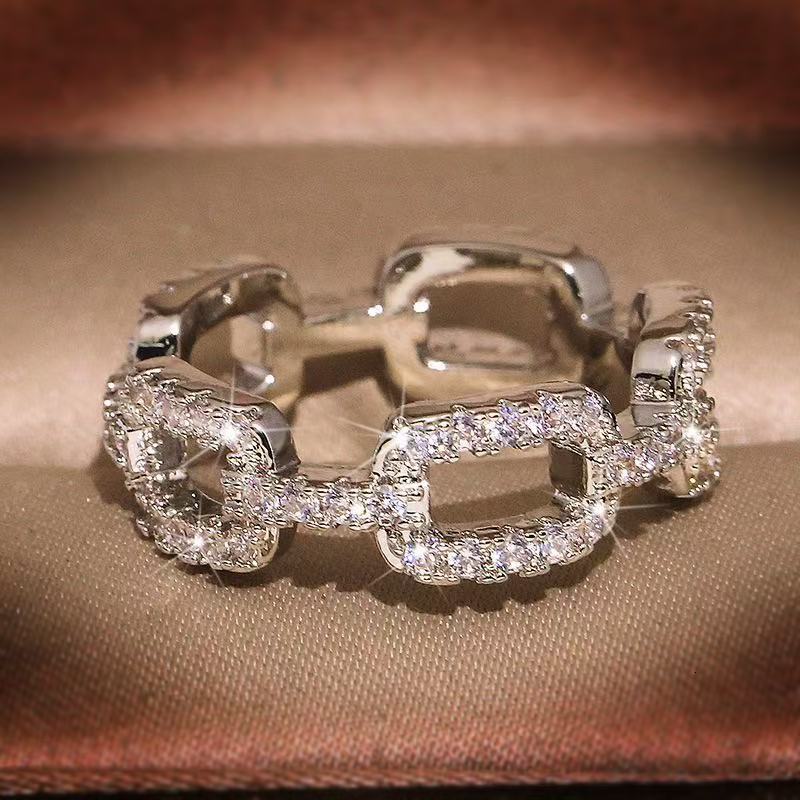 Designer Luxury Jewelry Classic Ring Hot Selling New Product Fashion Alloy Inlaid Zircon Ring Women's Fashion Jewelry Brand Accessories