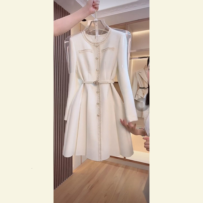 Designer long skirt 2026 new fashionable long sleeved high-quality temperament skirt New autumn and winter women s clothing elegant and sophisticated 