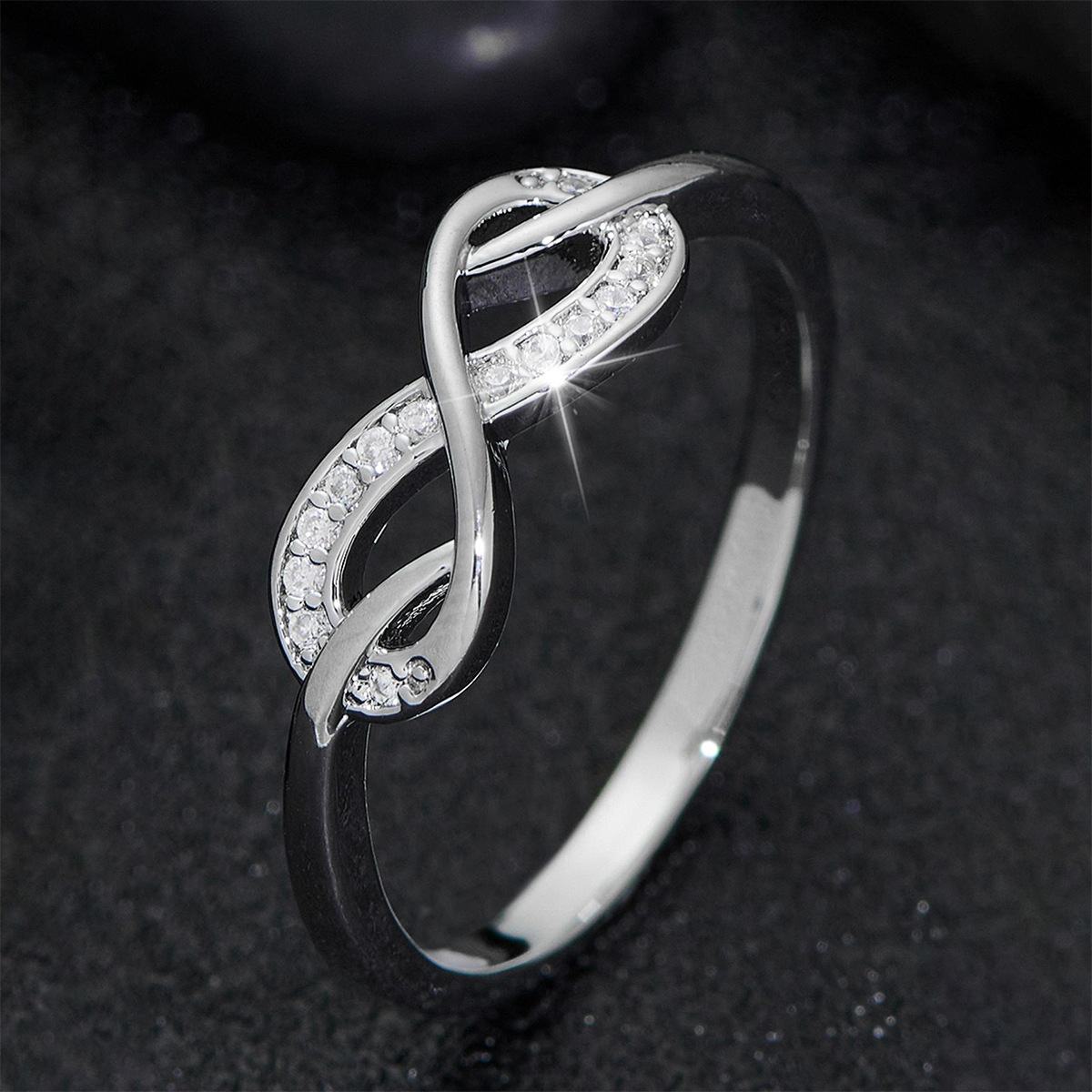 Luxury Jewelry Diamond Letter Bracelet Number 8 Luxury Minimalist Style Women's Fashion Classic Bracelet Exclusive Elegant Accessories