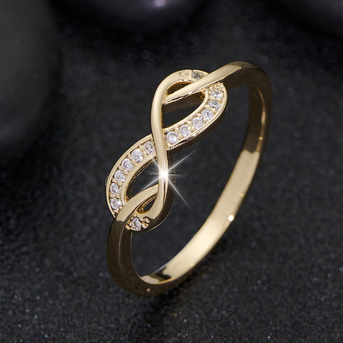 Luxury Jewelry Diamond Letter Bracelet Number 8 Luxury Minimalist Style Women's Fashion Classic Bracelet Exclusive Elegant Accessories
