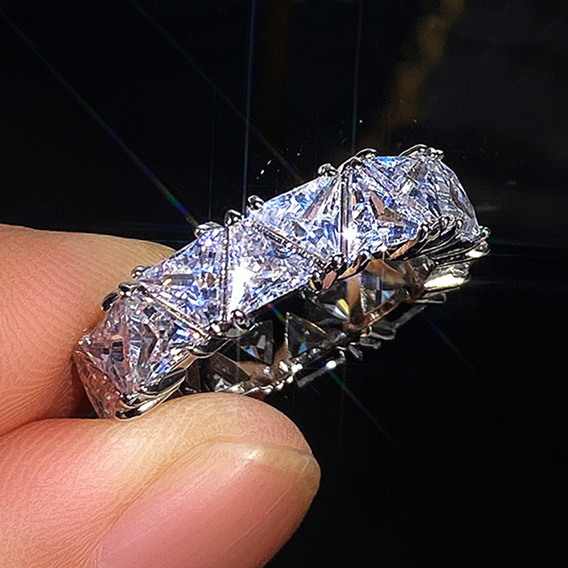 Designer Luxury Jewelry Classic Ring Full Diamond Single Row Triangular Zircon Ring Women's Creative Personalized Gift Ring Fashion Brand Accesso - view 3