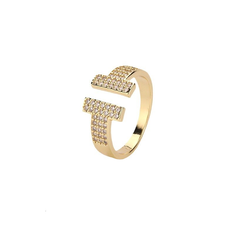 Classic Luxury Jewelry Women's Unique Split Ring With Zircon Retro Diamond Inlay Surrounding The Split Ring Brand Accessories Fashionable And Ele