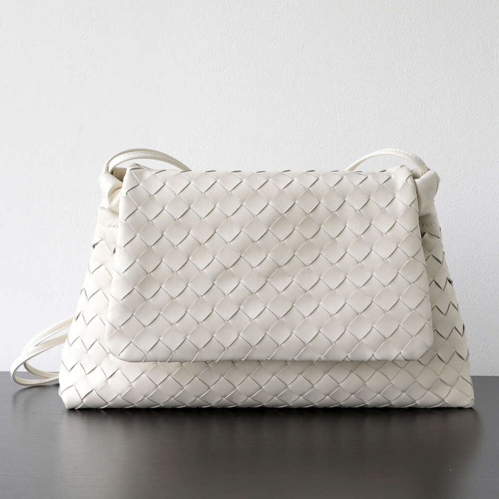 Luxury Niche High Quality Sheepskin Hand Woven Large Capacity Genuine Leather Bag Fashionable Retro Shoulder And Underarm For Women SENYY