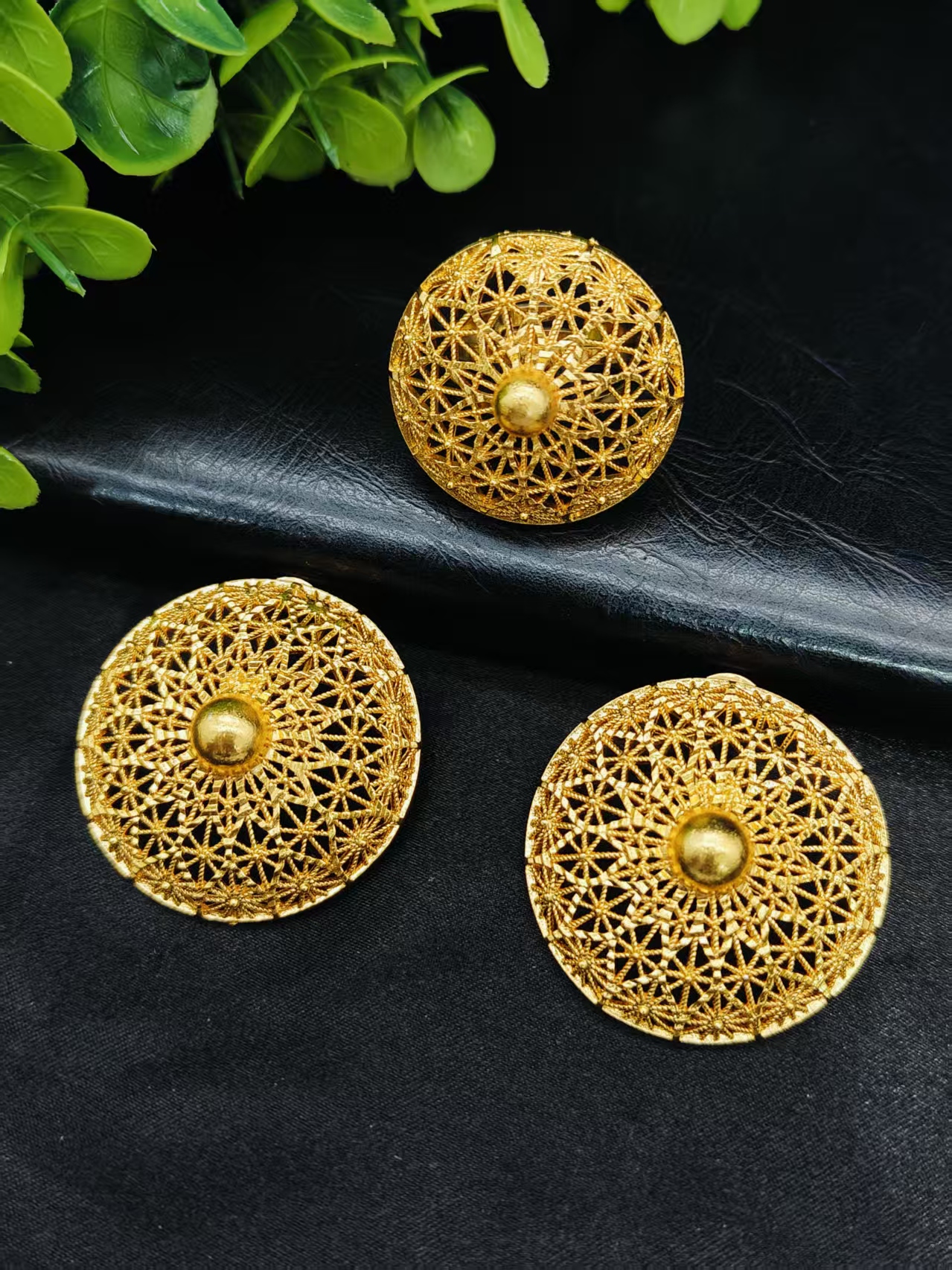Fashionable lady's gold jewelry set - 6-piece set. Gift for Middle East and Dubai festivals. Ethiopian bride's necklaces, earrings, bracelet