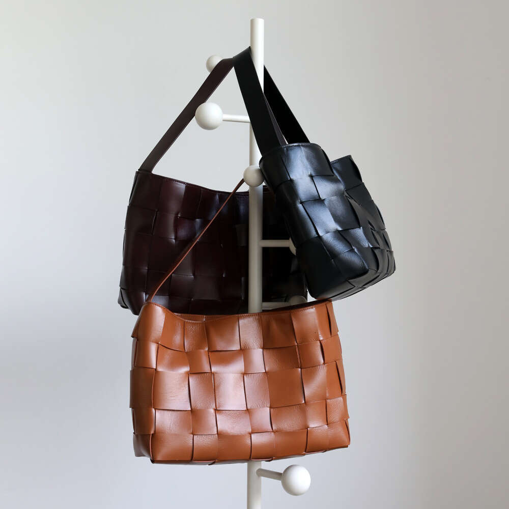 Niche Design Top Layer Cowhide Woven Tote Bag Large Capacity Laptop Commute Single Shoulder Underarm Handheld Women Bag SENYY