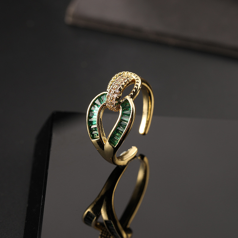 Classic Luxury Jewelry Retro Grandmother Emerald Ring Zircon Snake Shaped Metal Ring Elegant Design Ladies' Open-end Ring Brand Accessories
