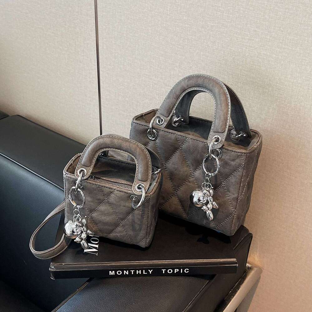 Women's Small Style French Light Luxury New Hot-Selling High-End Single Shoulder Crossbody Fashionable
