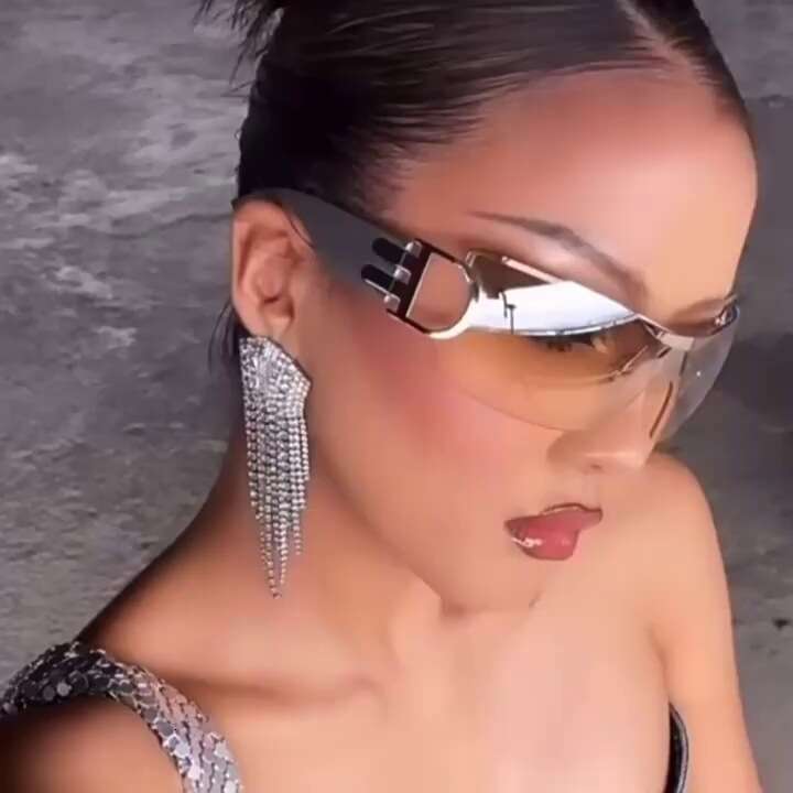 Premium Luxury Designer Brand Sunglasses Y2k Millennium Style For Women, Unique Metal Frameless High-End Design, Ins European And American Sun Protect