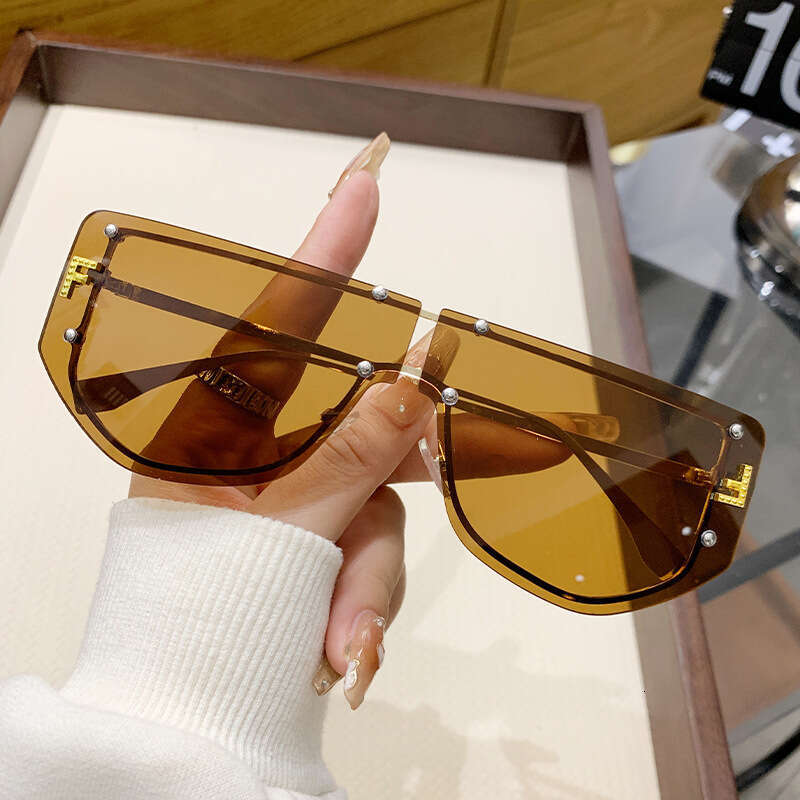 Luxury Brand Designer Sunglasses Luxury Brand Designer Jewelry European And American Internet Celebrity Gold Thick Chain Double D Letter Steel Necklac