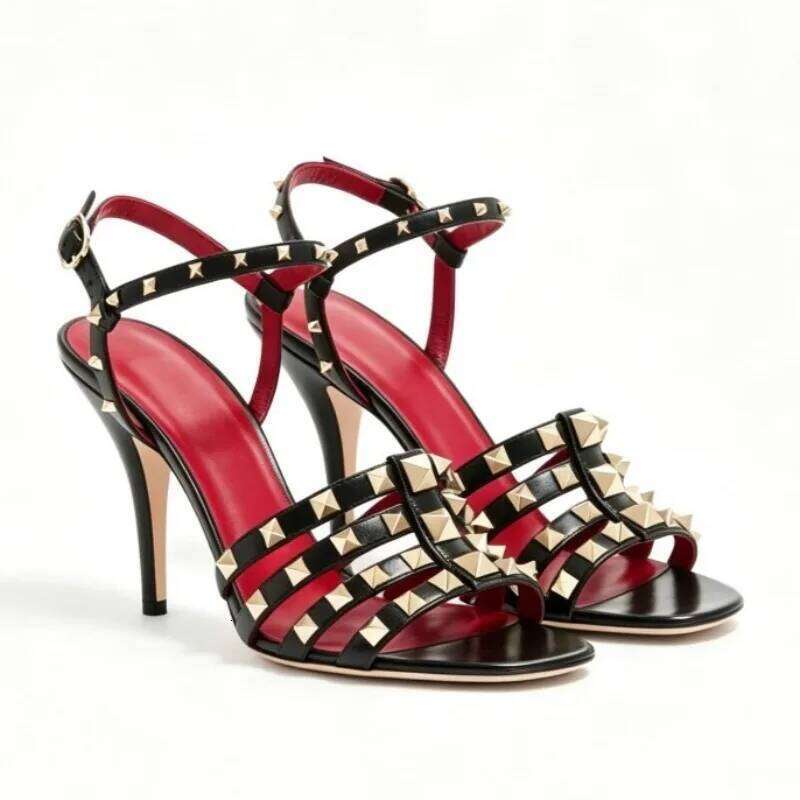 2026 Fashion Show New Single Button Strap High-heeled Open Toe Sandals with European and American Sexy Temperament Party Shoes