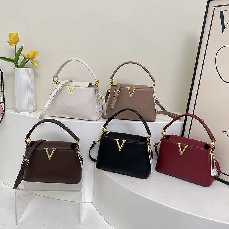 Free shipping new style temperament shoulder bag lychee pattern fashionable simple hand-held small square bag versatile three-dimensional popular cros