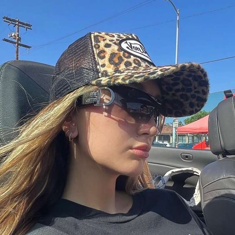 Premium Luxury Designer Brand Sunglasses Y2k Millennium Style For Women, Unique Metal Frameless High-End Design, Ins European And American Sun Protect