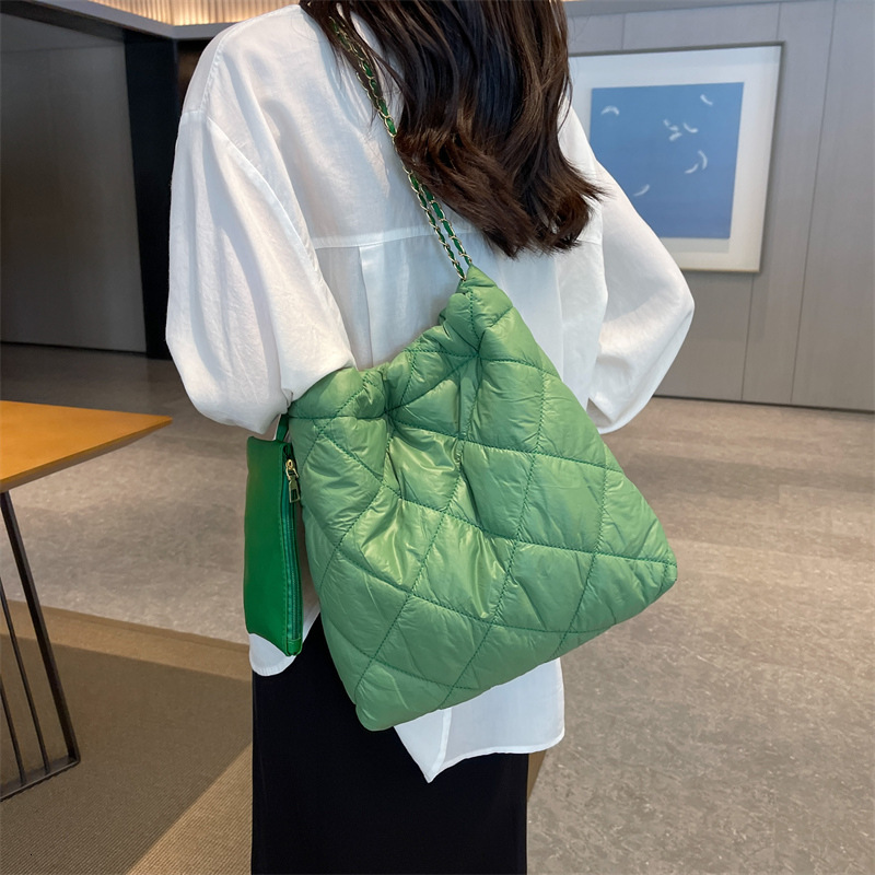 Designer bag Quilted Large Capacity Tote 2026 Spring Summer New Fashion Women's Personality Simple Korean Style Ladies Shoulder Bag - view 5