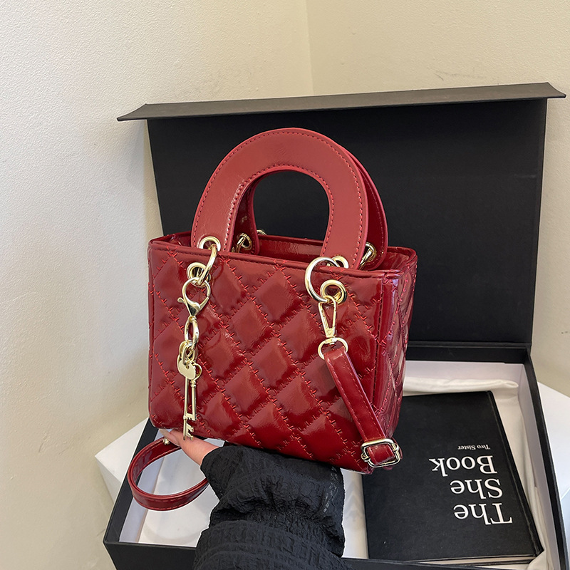 Fashion Texture Rhombus Portable Small Square Women's New Foreign Style Shoulder Commuter Crossbody Bag