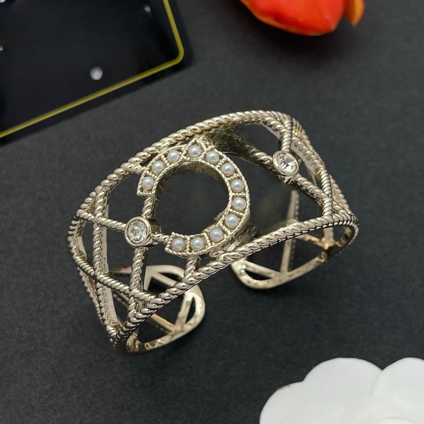 Elegant Gold Rhinestone Embellished Bangle Bracelets for Women Fashion Jewelry Cuff Bangle for Occasion Accessory