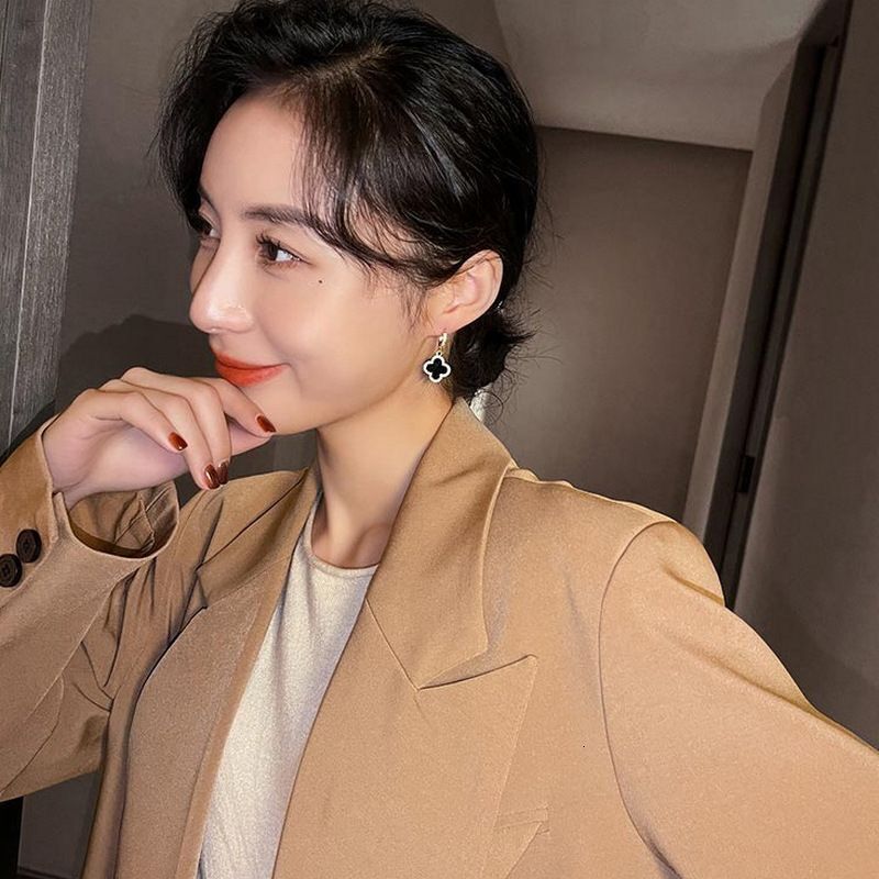designer Four leaf Clover Earrings for Women Classic Style Earrings New Model Copper Gold plated Light Sparkling Zirconia Earrings