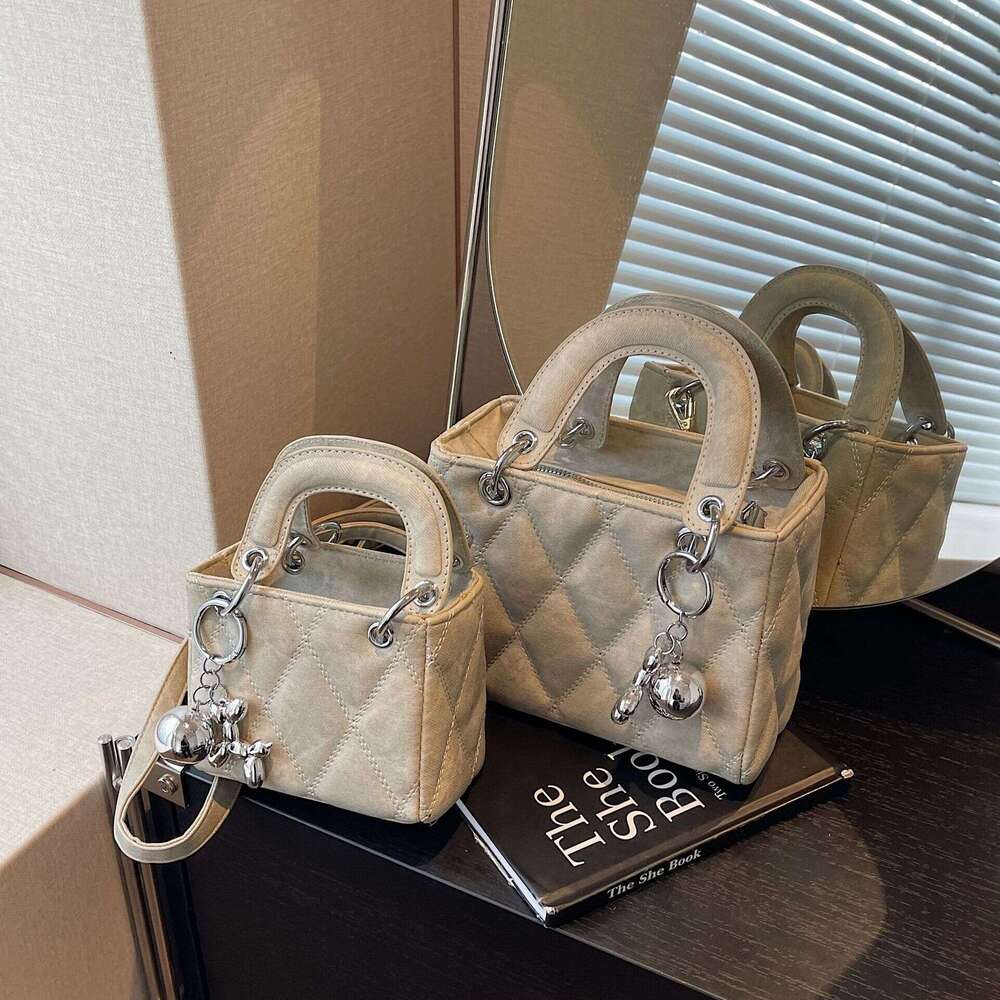 Women's Small Style French Light Luxury New Hot-Selling High-End Single Shoulder Crossbody Fashionable