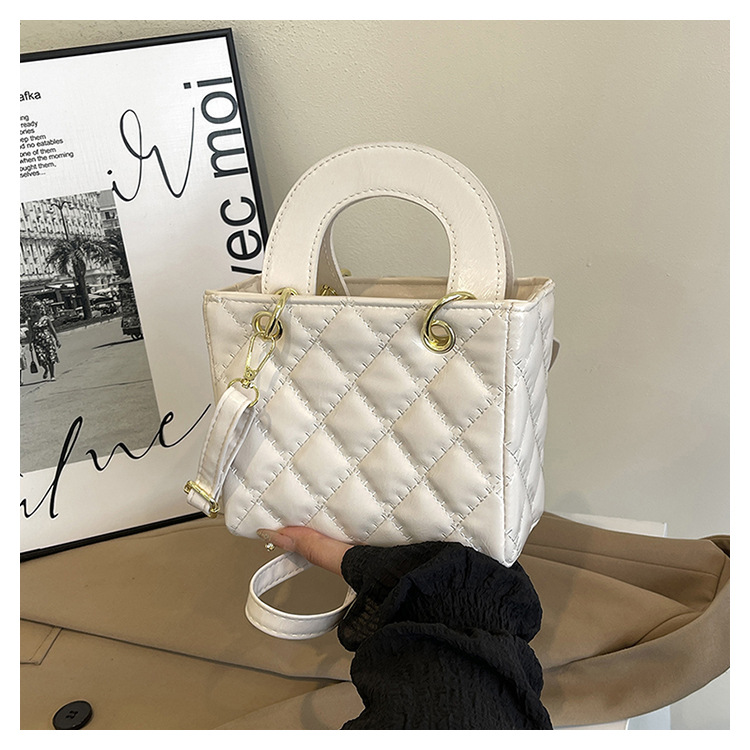 Fashion Texture Rhombus Portable Small Square Women's New Foreign Style Shoulder Commuter Crossbody Bag