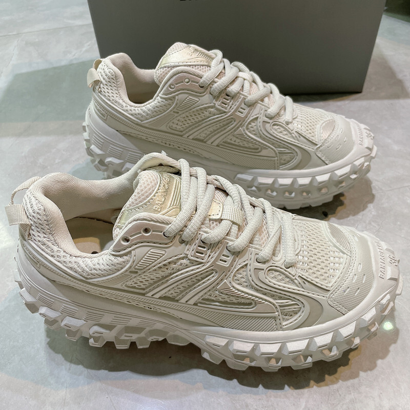 New Low Top Thick Sole Dad Round Toe Lace-up Casual Shoes Height Increasing Sneakers Trendy