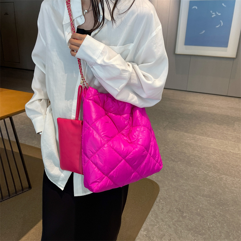 Designer bag Quilted Large Capacity Tote 2026 Spring Summer New Fashion Women's Personality Simple Korean Style Ladies Shoulder Bag - view 3