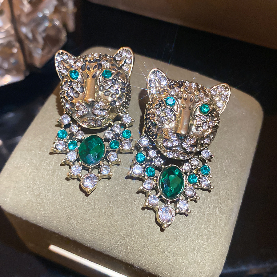 Vintage diamond-studded green crystal gemstone leopard head earrings with a high-end retro and stylish vibe - view 5
