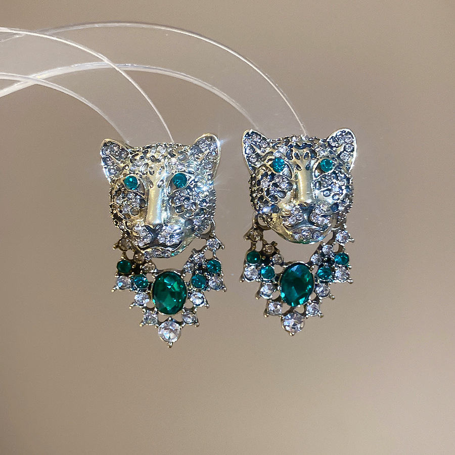 Vintage diamond-studded green crystal gemstone leopard head earrings with a high-end retro and stylish vibe - view 4