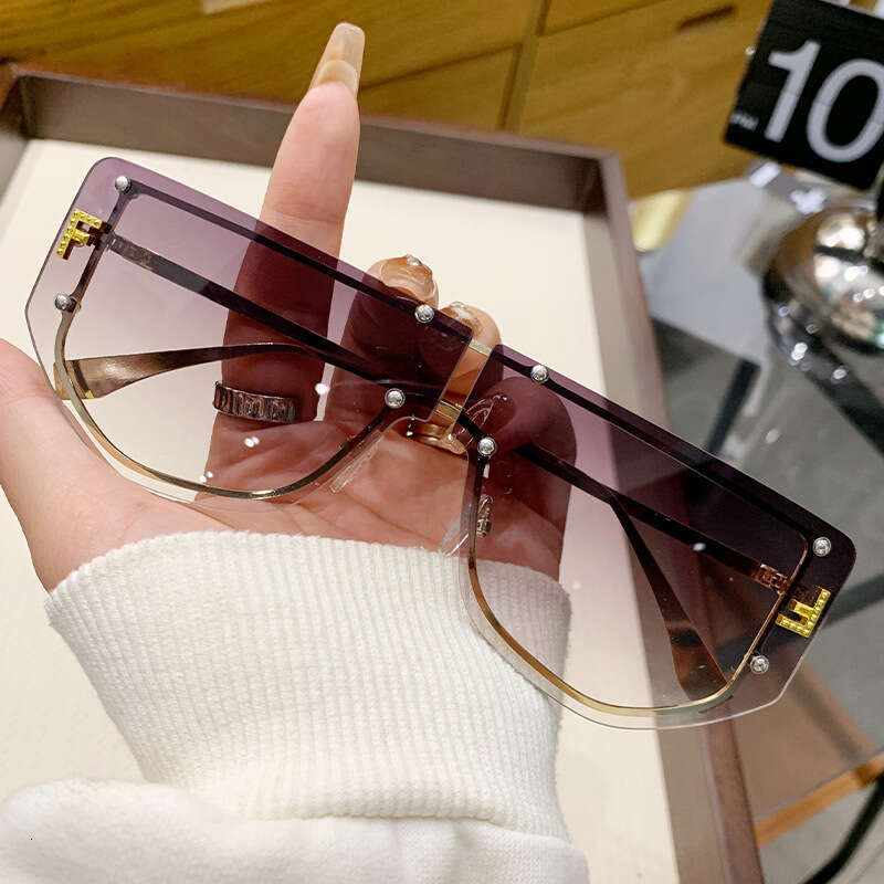 Luxury Brand Designer Sunglasses Luxury Brand Designer Jewelry European And American Internet Celebrity Gold Thick Chain Double D Letter Steel Necklac
