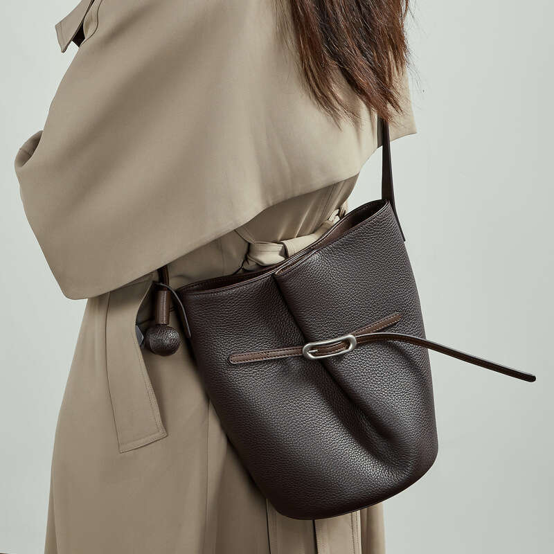 Foreign Trade Top Layer Cowhide Bucket Bag Niche Simple Style Large Capacity Versatile Single Shoulder Crossbody Women Bag SENYY
