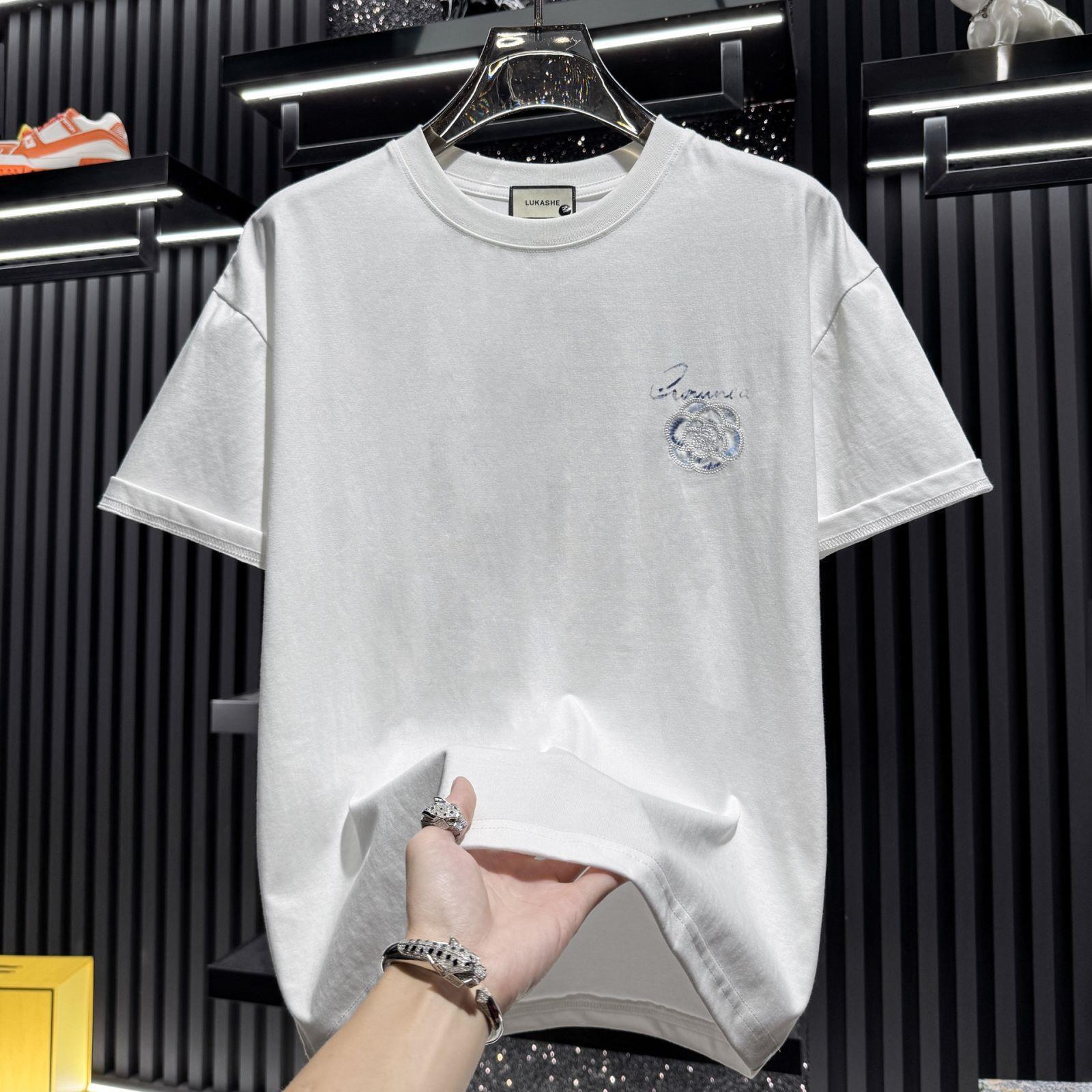 Luxury Brand Designer Men White Back Camellia Embroidery Script Letter Print Cotton Crew Neck Short Sleeve T shirt Summer Casual Streetwear Versatile 