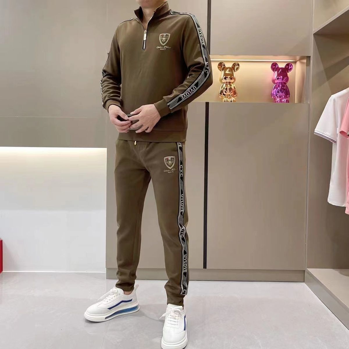 Luxury Brand Designer Men White Half Zip Stand Collar Side Tape Stripe Shield Embroidery 2 Piece Tracksuit Set 2026 Casual Athletic Versatile Daily We