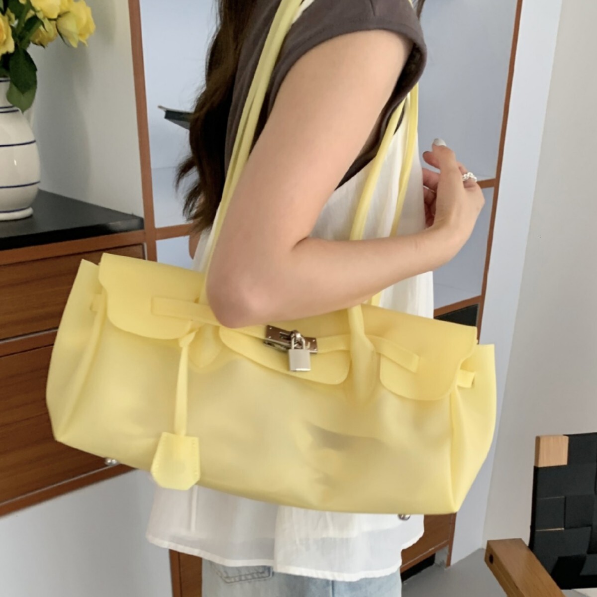 Jelly Firkin's same style jelly for women, Korean-style candy-colored lock handbag, spring/summer PVC shoulder bag