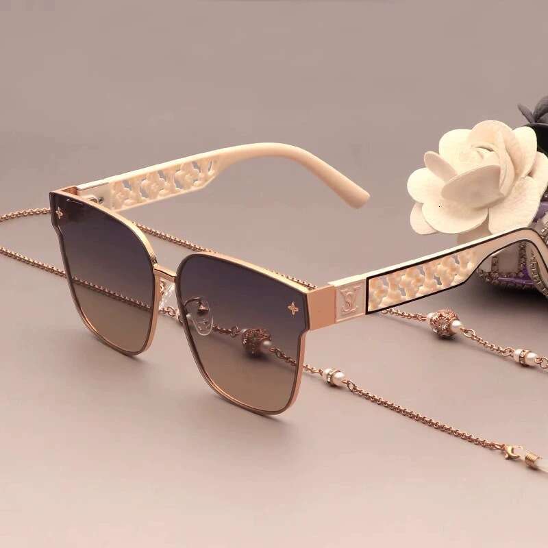 Luxury Brand Designer Sunglasses 2026 New Top Luxury Fashion For Women Trendy Street Style High-Quality UV Protection Sunglasses High-End Travel Whole