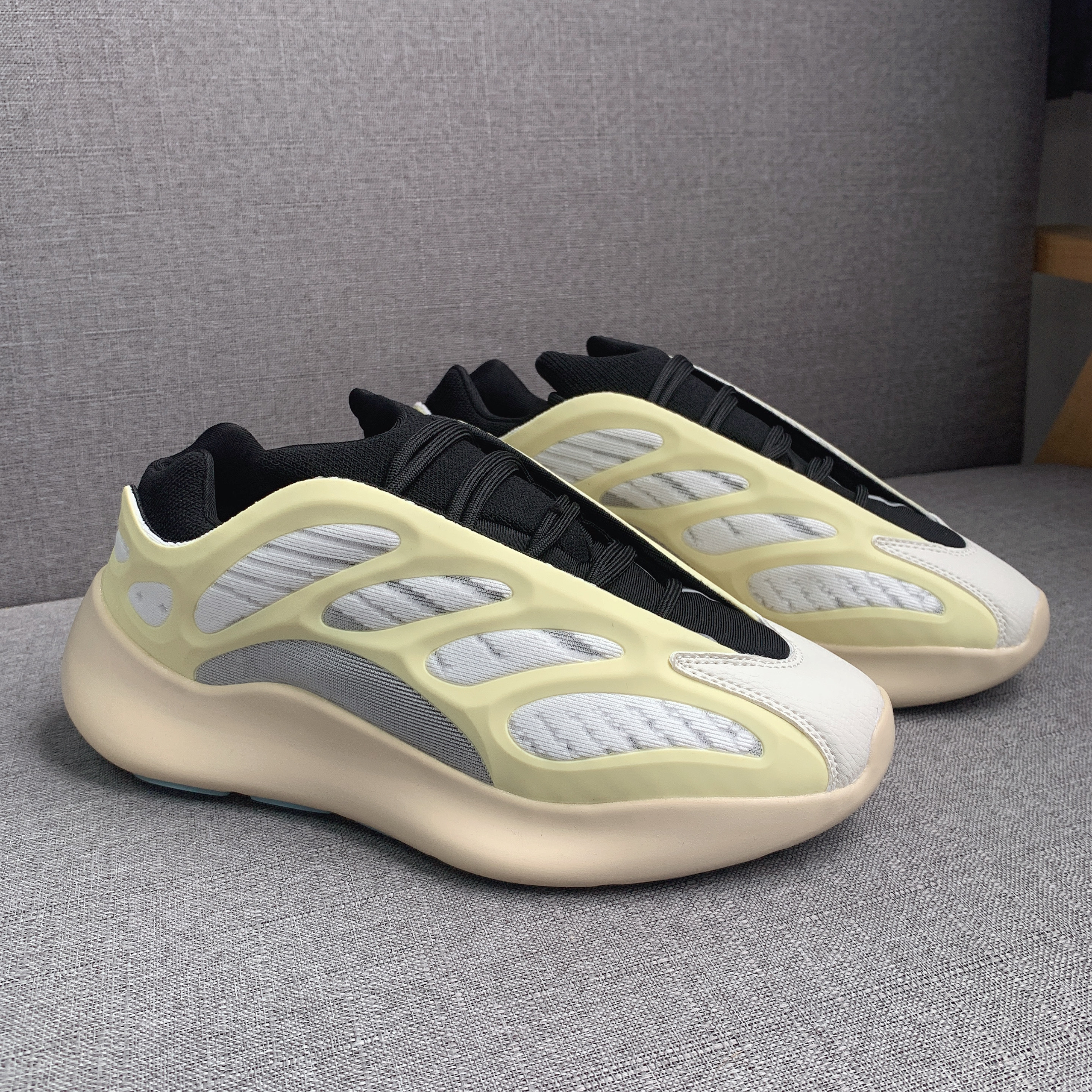 Luxury Running Shoes Fashionable and comfortable sports shoes soft and skin friendly lightweight and breathable trendy sports shoes Free shipping