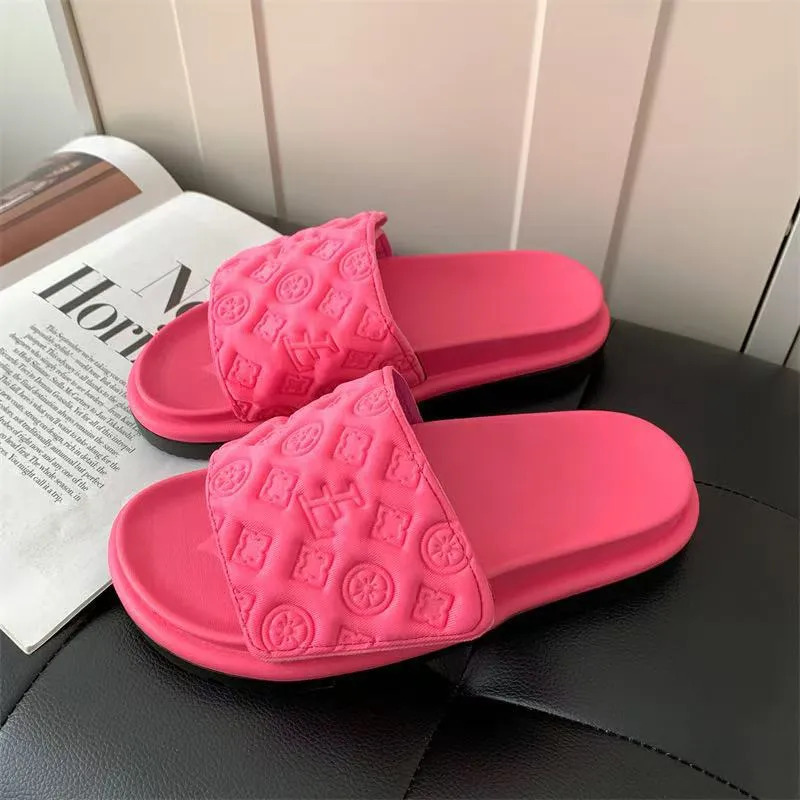 Summer New Designer Slippers Home Anti slip Soft Bottom Outdoor Casual Sandals for Women