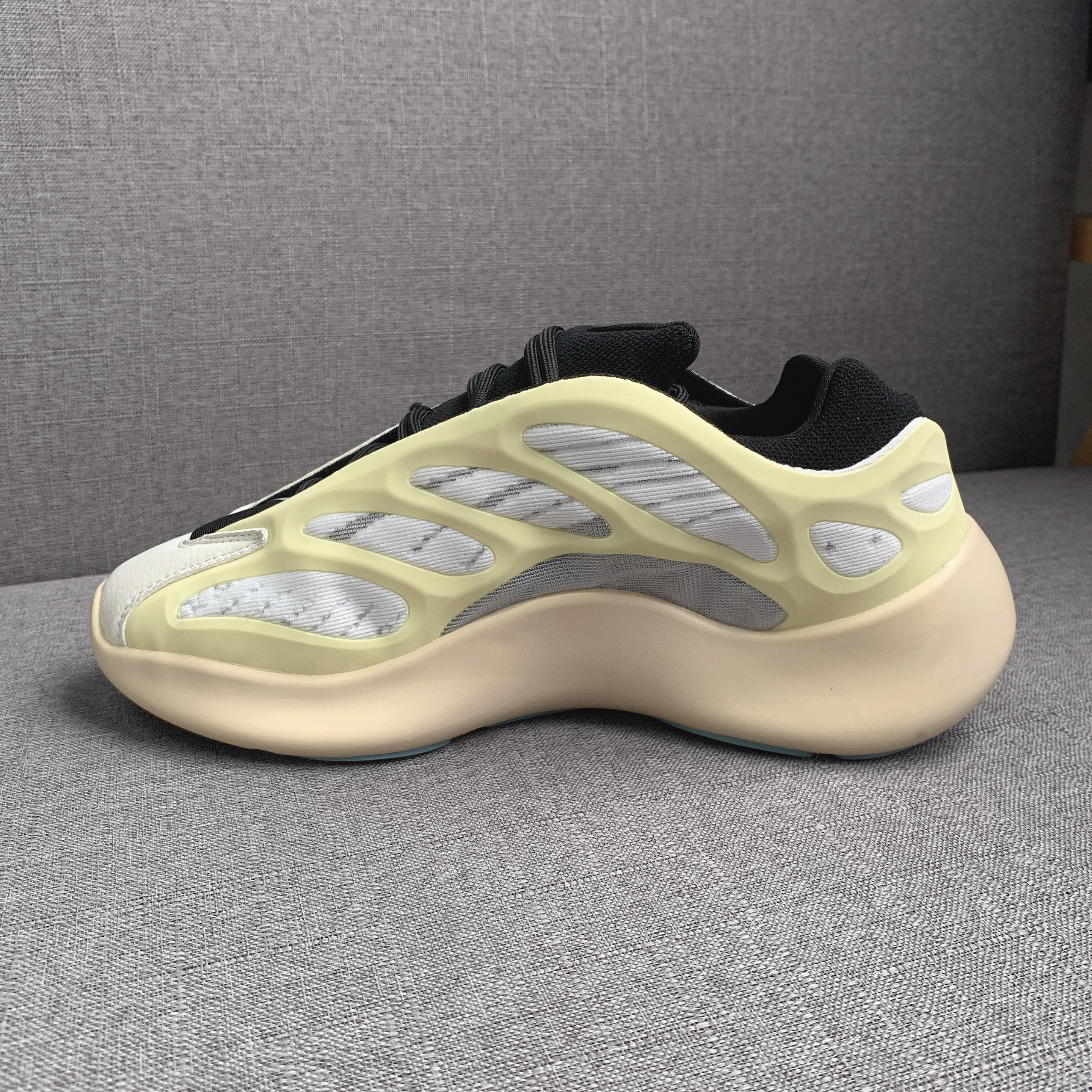 Luxury Running Shoes Fashionable and comfortable sports shoes soft and skin friendly lightweight and breathable trendy sports shoes Free shipping