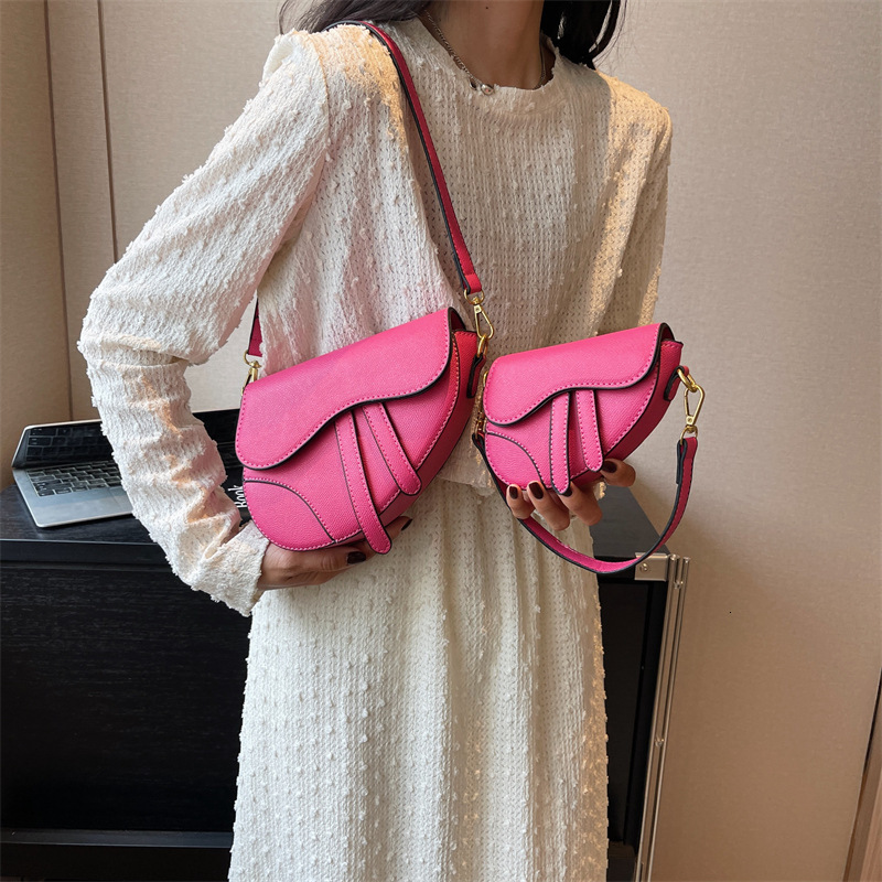 Designer bag Versatile High-End Saddle for Women 2026 New Korean Fashion Single Shoulder Trendy Crossbody Bag