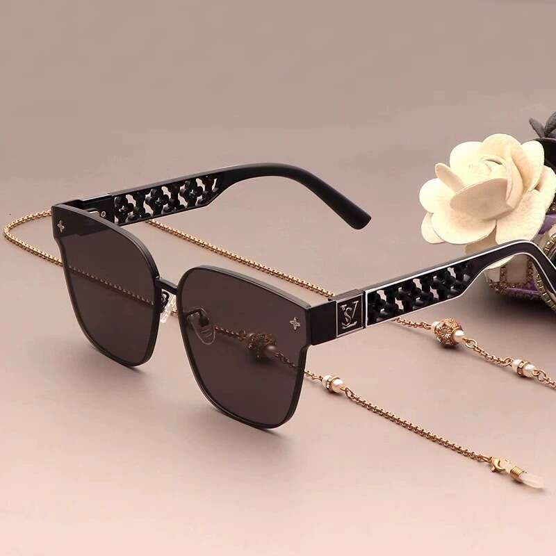 Luxury Brand Designer Sunglasses 2026 New Top Luxury Fashion For Women Trendy Street Style High-Quality UV Protection Sunglasses High-End Travel Whole