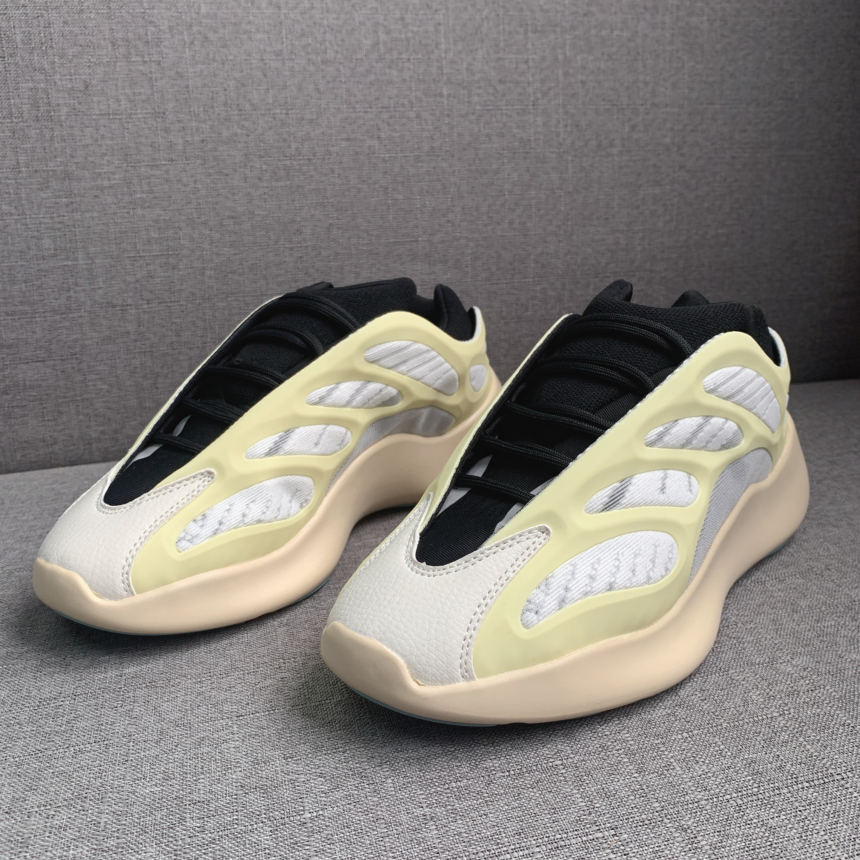 Luxury Running Shoes Fashionable and comfortable sports shoes soft and skin friendly lightweight and breathable trendy sports shoes Free shipping