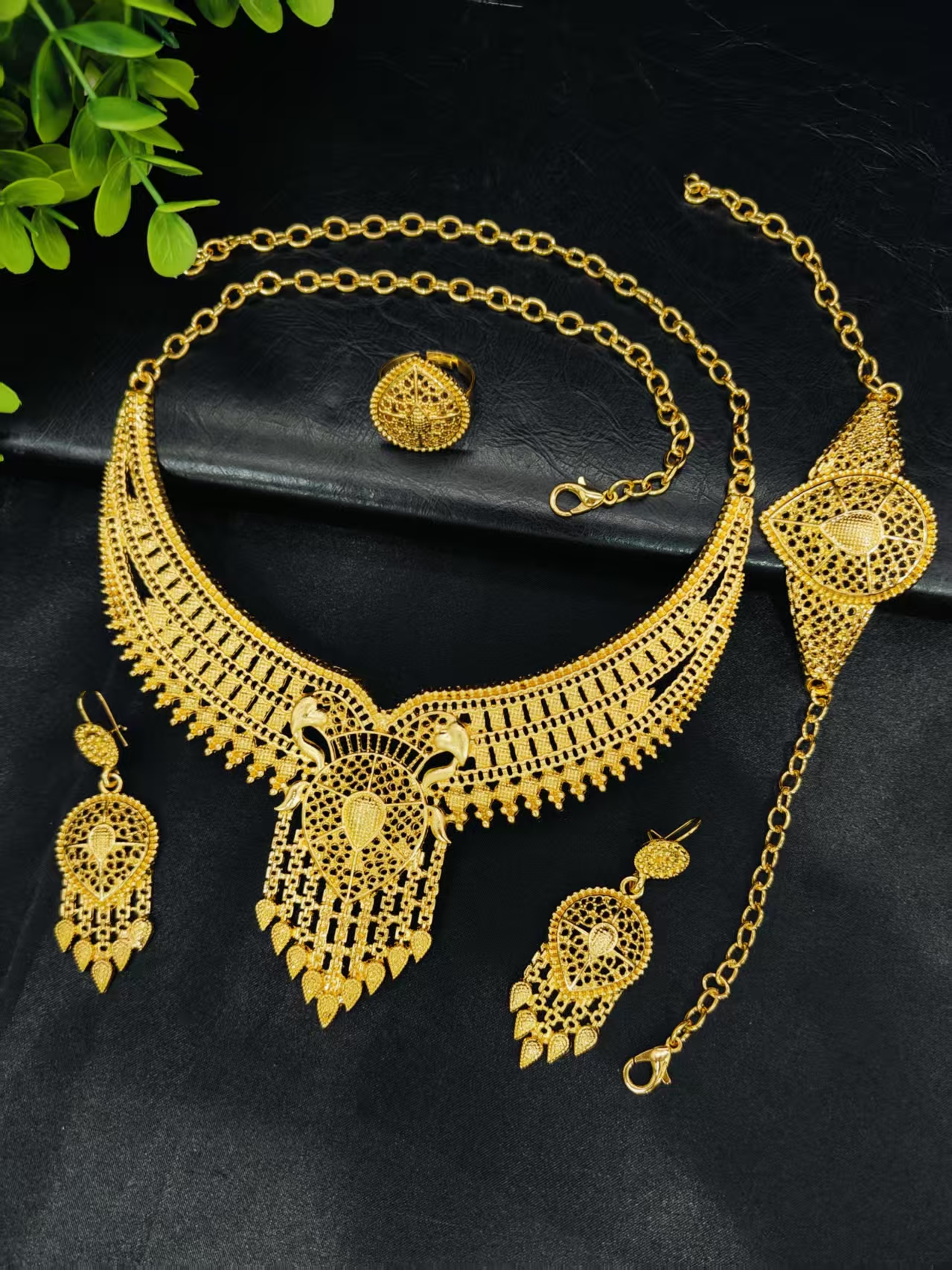 Dubai 24K Golden Plated Jewelry Set African Women's Banquet Wedding Necklace Set