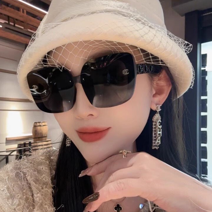 Luxury High-end Polarized Sunglasses Suitable For Driving And Travel With UV Protection Function, Suitable For Women's Outdoor Classic Fashion Gl