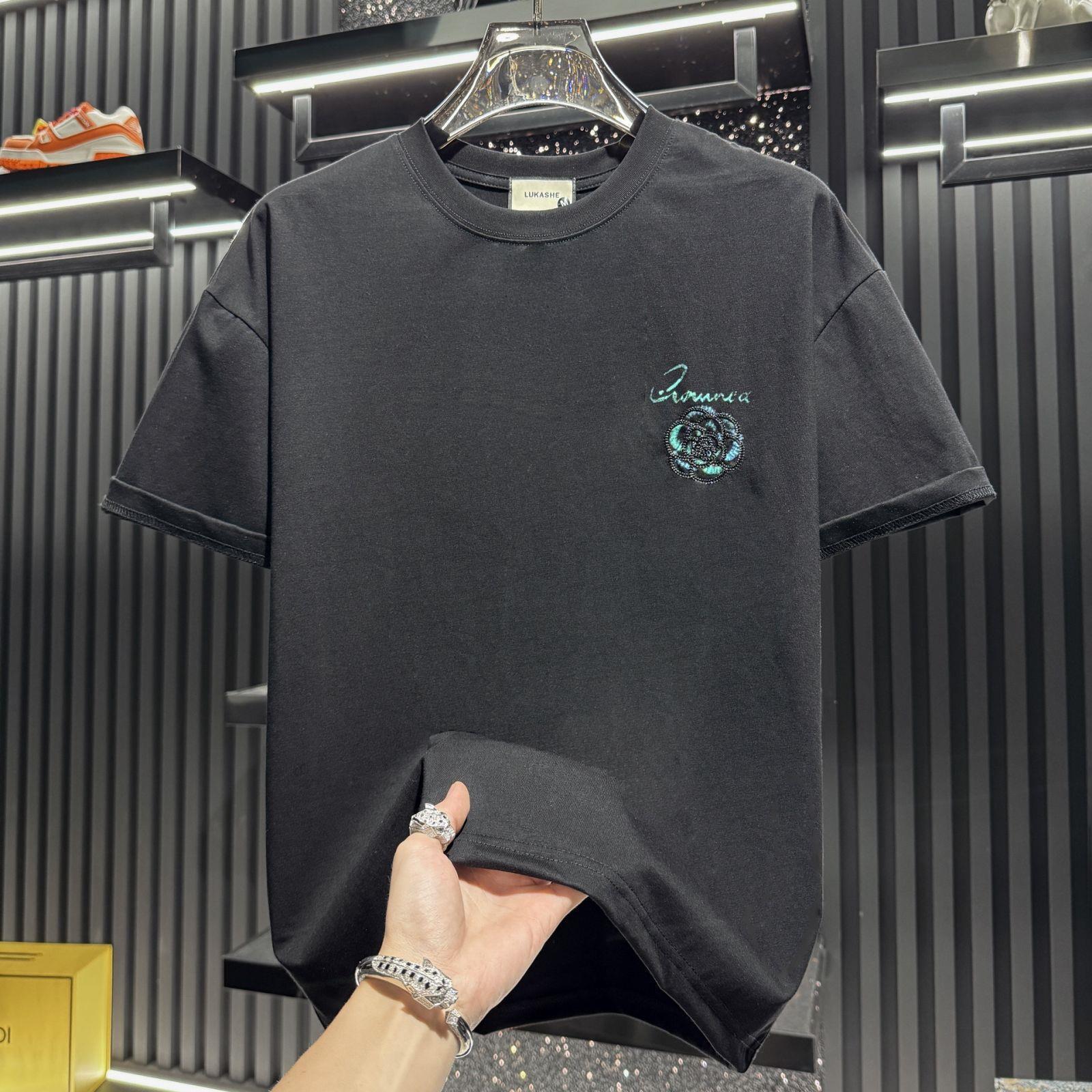 Luxury Brand Designer Men White Back Camellia Embroidery Script Letter Print Cotton Crew Neck Short Sleeve T shirt Summer Casual Streetwear Versatile 