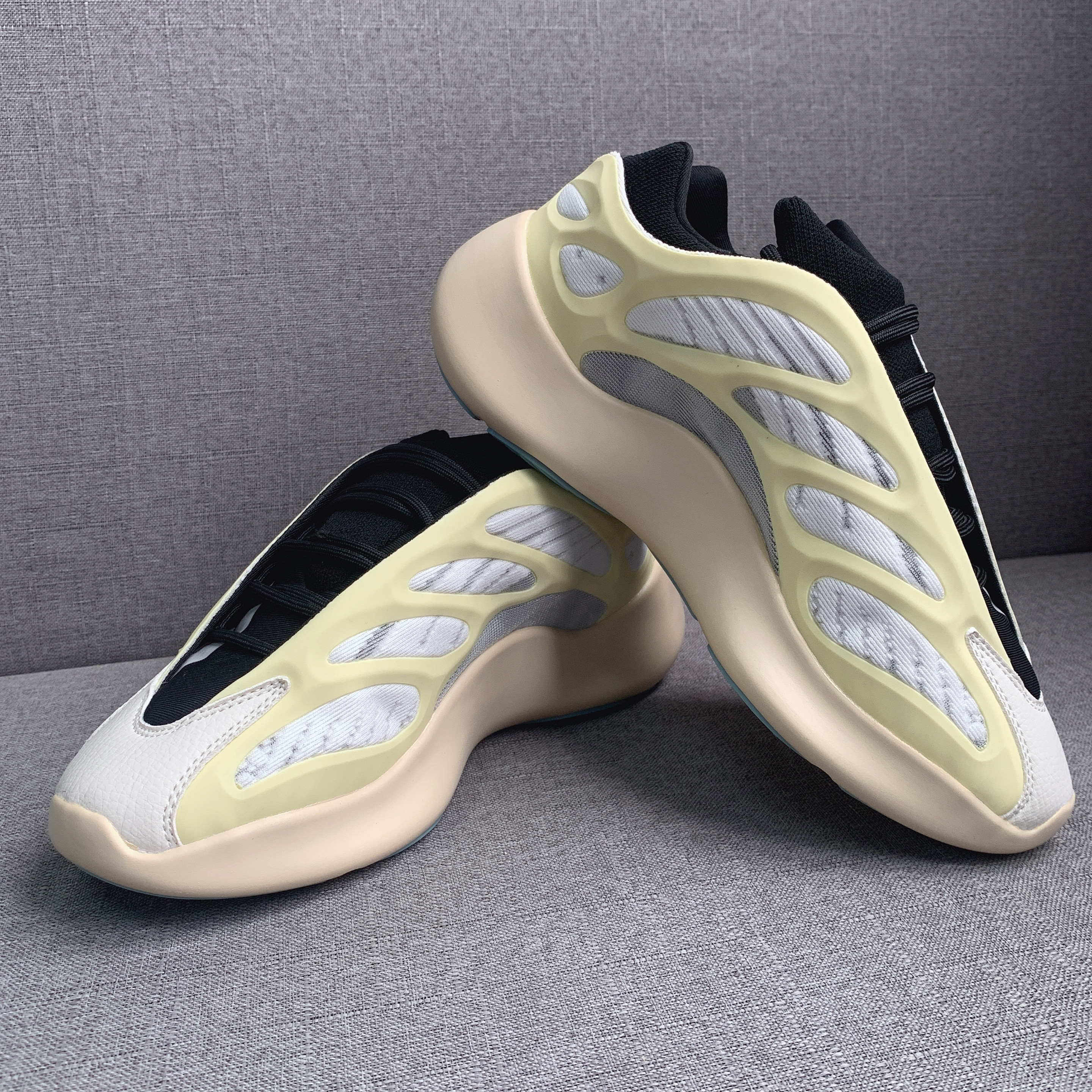 Luxury Running Shoes Fashionable and comfortable sports shoes soft and skin friendly lightweight and breathable trendy sports shoes Free shipping