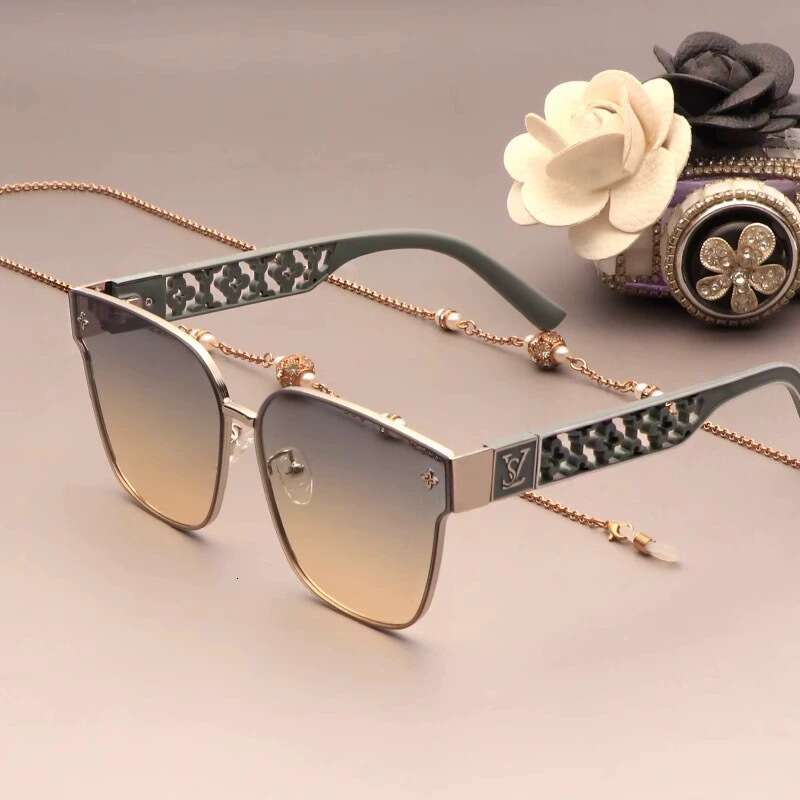 Luxury Brand Designer Sunglasses 2026 New Top Luxury Fashion For Women Trendy Street Style High-Quality UV Protection Sunglasses High-End Travel Whole